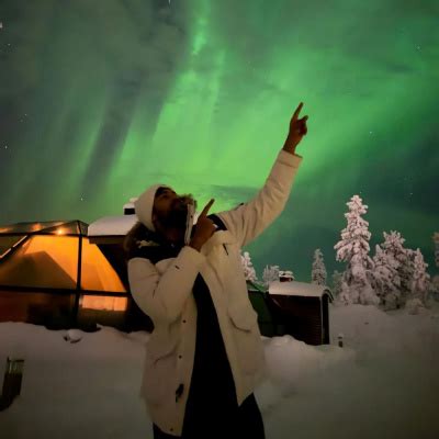  Elan Doré Encounters the Northern Lights –  An Unforgettable Night of Malaysian Music and Arctic Beauty