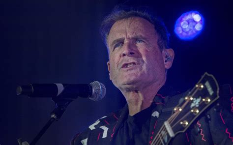  Johnny Clegg Isitimela Konsertti: Etelä-Afrikan Sielun Musiikki ja Yhteiskunnallinen Muutos